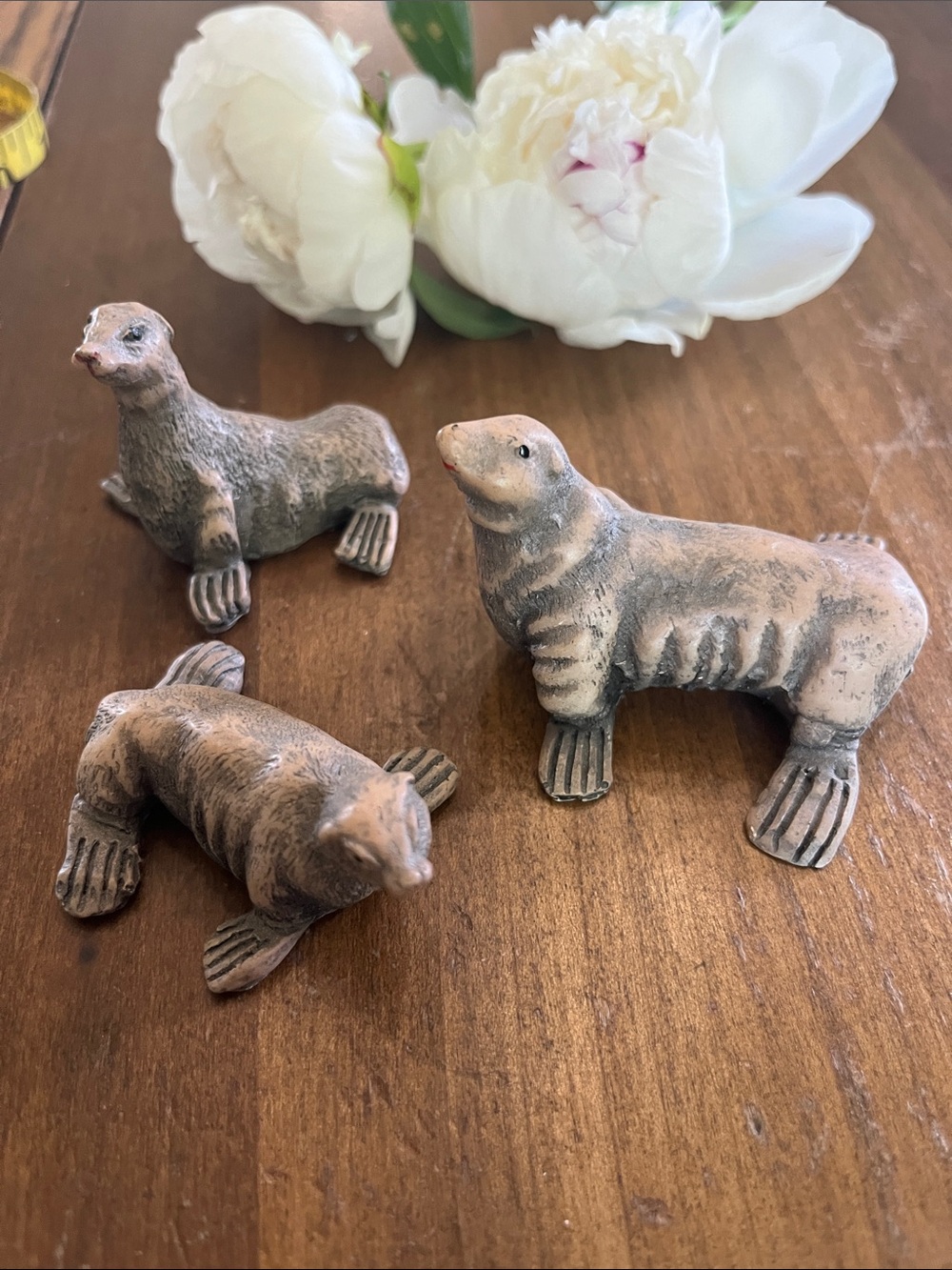 Beige Small Seal miniatures Figurines
